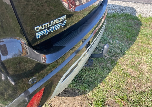 Mitsubishi Outlander cena 95000 przebieg: 170000, rok produkcji 2019 z Rzeszów małe 154